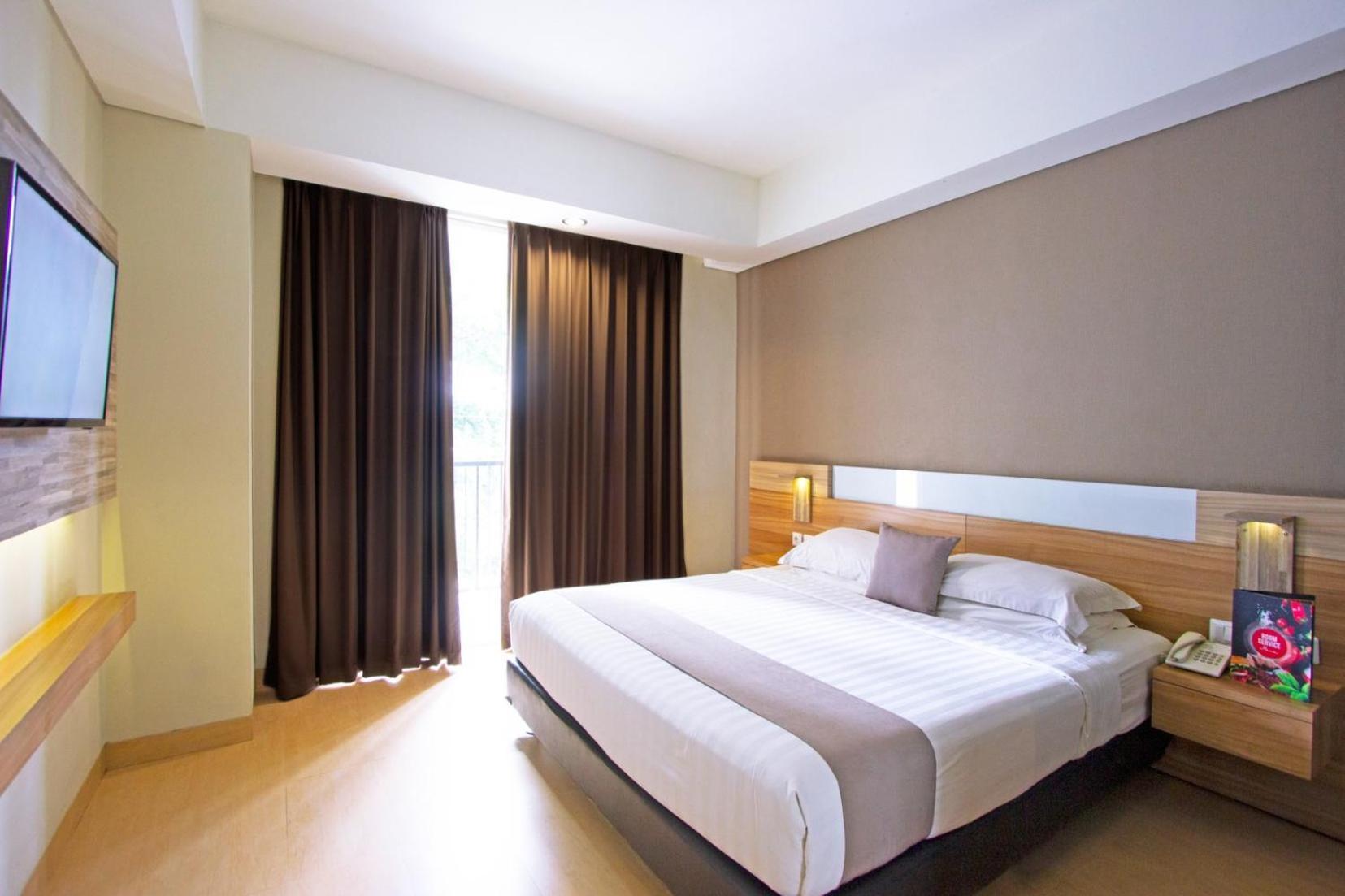 Hotel Fortunagrande Seturan Yogyakarta Exteriör bild