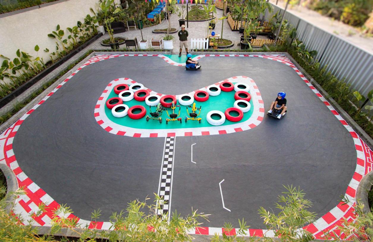 Hotel Fortunagrande Seturan Yogyakarta Exteriör bild